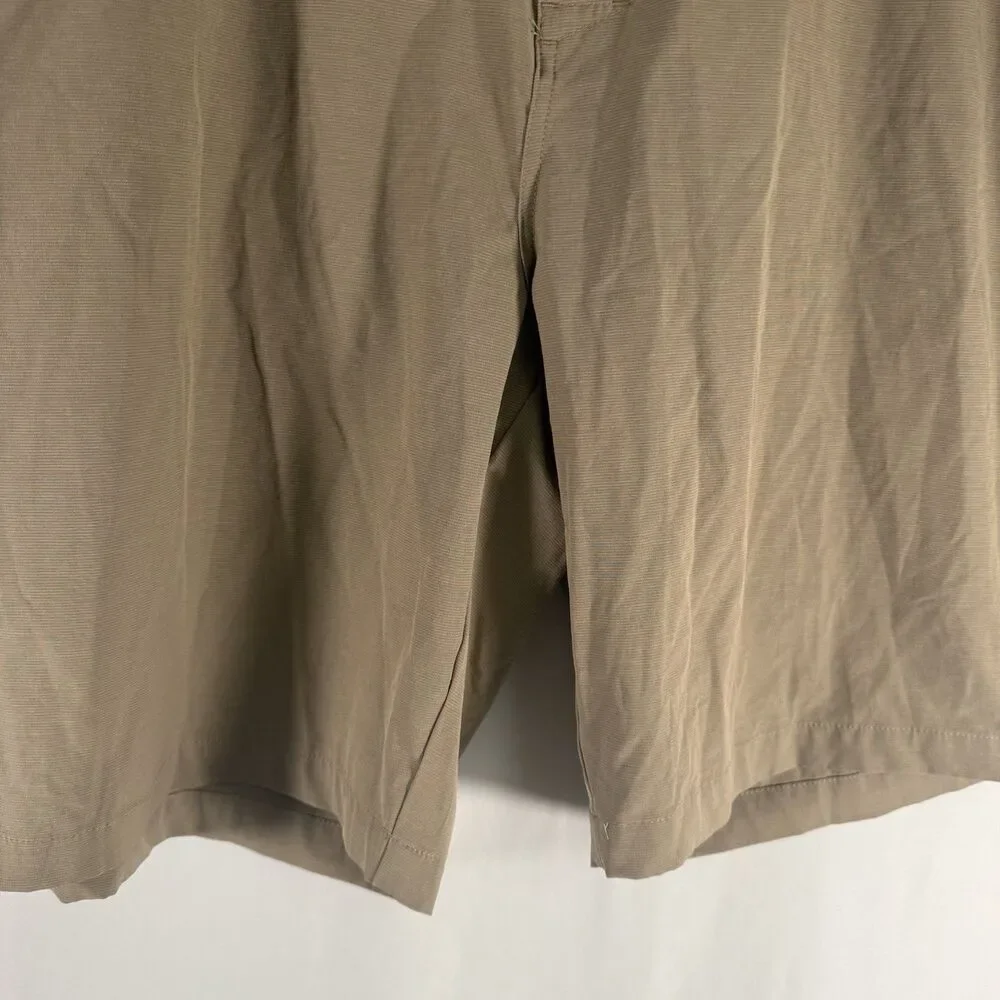 Callaway Golf Shorts Men's 44B Tan Brown Flat Front Lightweight Pockets Golfing